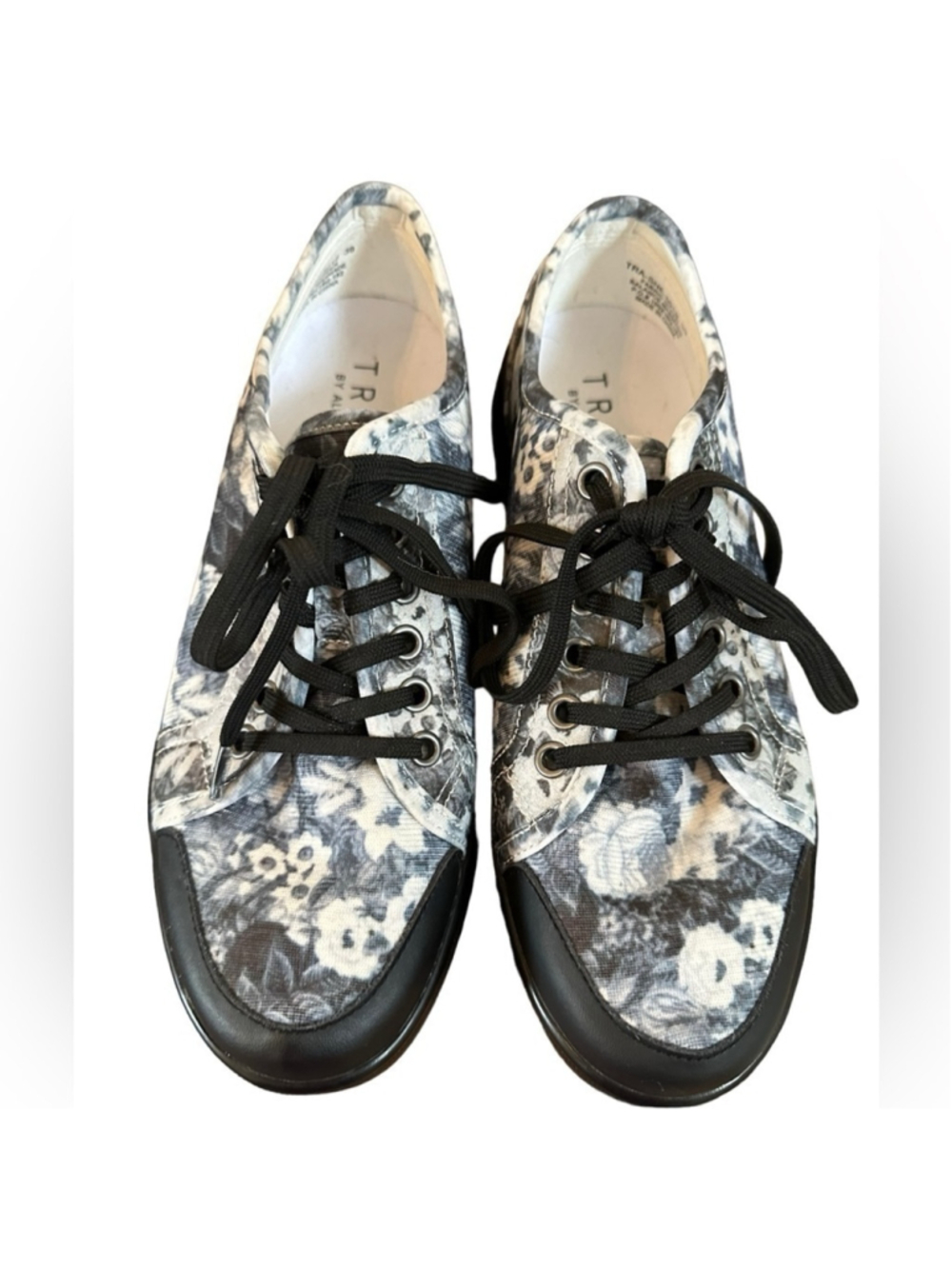 TRAQ by ALEGRIA Sneaq Chillax Black Sneakers Lace Up Tennis Shoes 39, 8.5